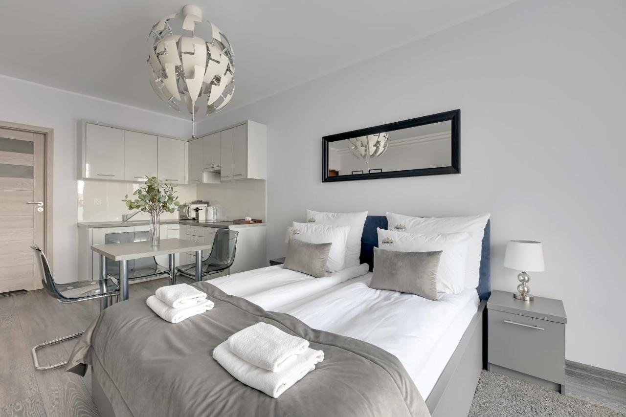 Downtown Apartments Sadova City Center & Parking Danzica Esterno foto