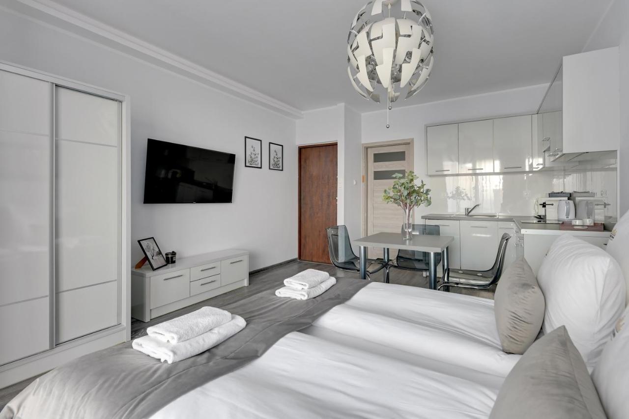 Downtown Apartments Sadova City Center & Parking Danzica Esterno foto